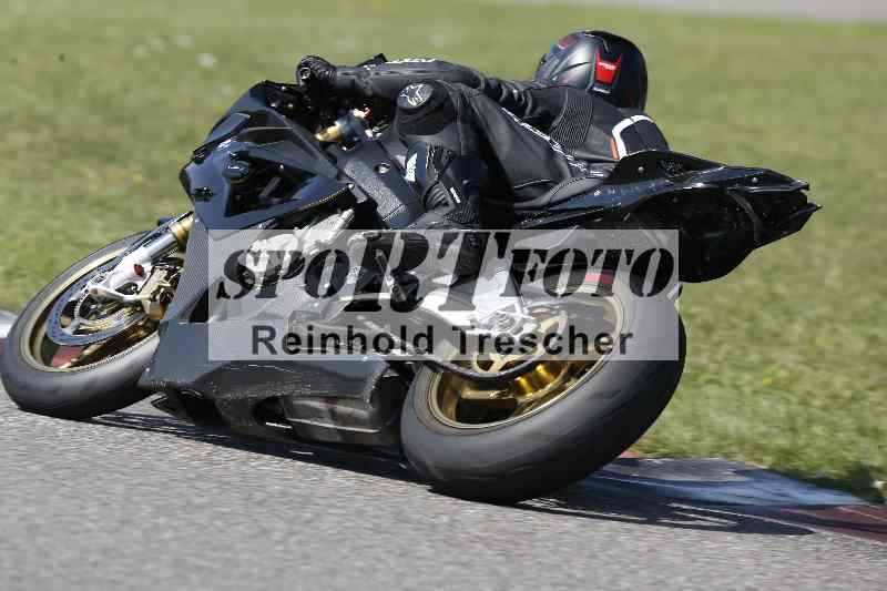 /44 09.08.2025 Plüss Moto Sport ADR/Freies Fahren/backside